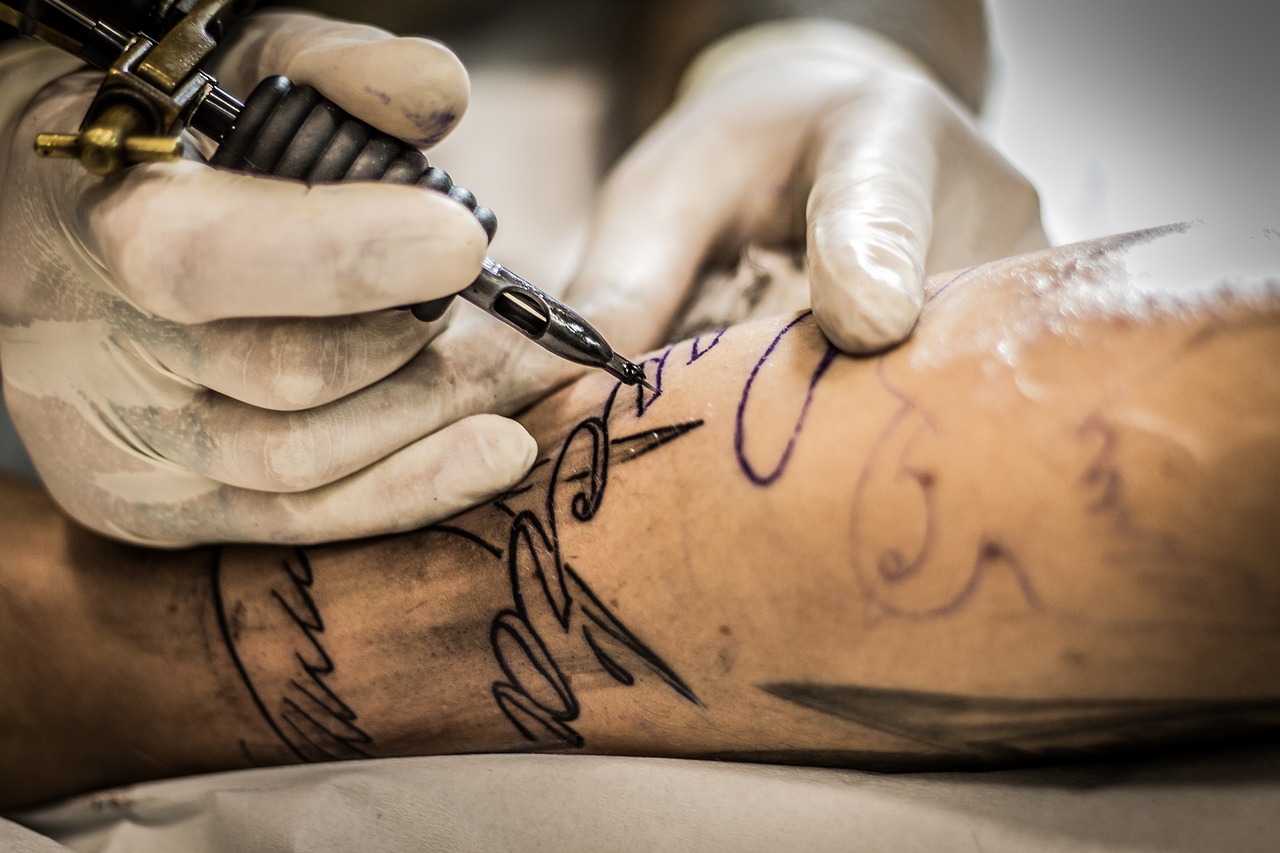 Conheça o aplicativo de tatuagem para transformar suas ideias antes de encontrar o tatuador