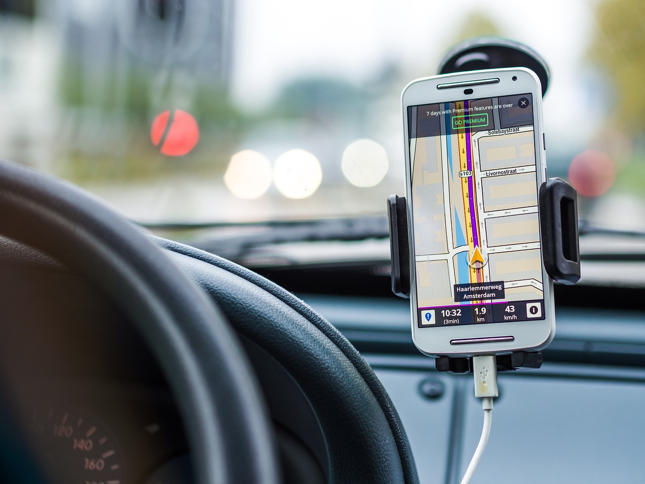 Learn how to have a GPS on your cell phone; download the app 