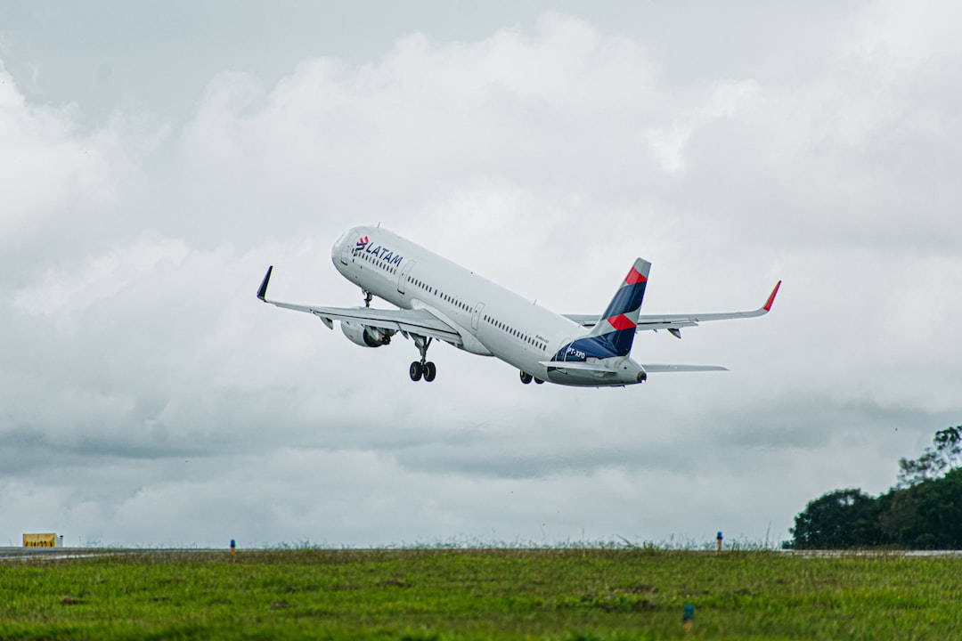 Conoce las formas de obtener promociones en boletos de avión de LATAM